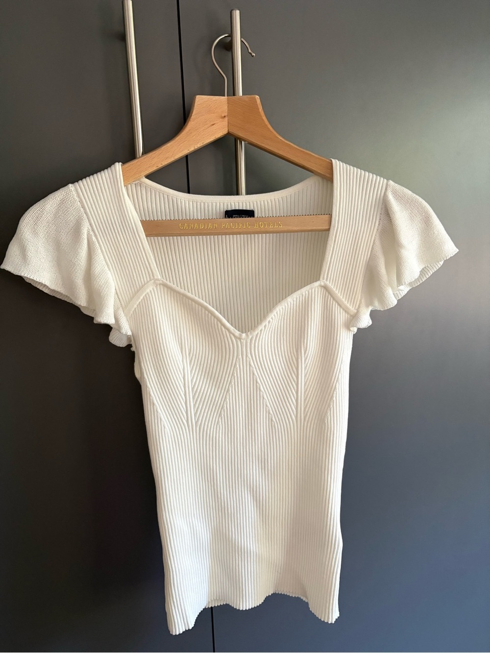 Gap BNWOT White Ribbed Flutter Sleeve Knit Top